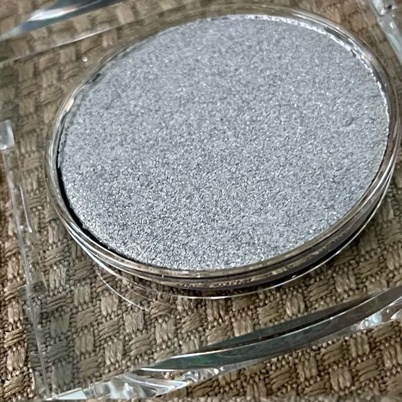 Glass Metallic Bright Silver Pigment by KKW Beauty - Picture 2 of 8